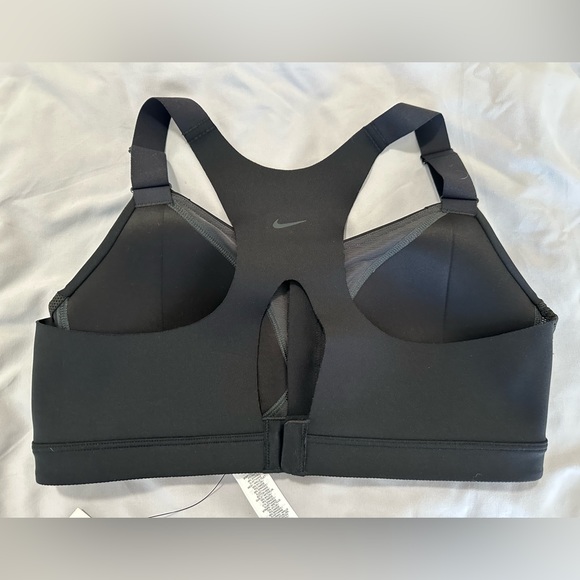 Nike Women’s Sports Bra - Picture 2 of 3